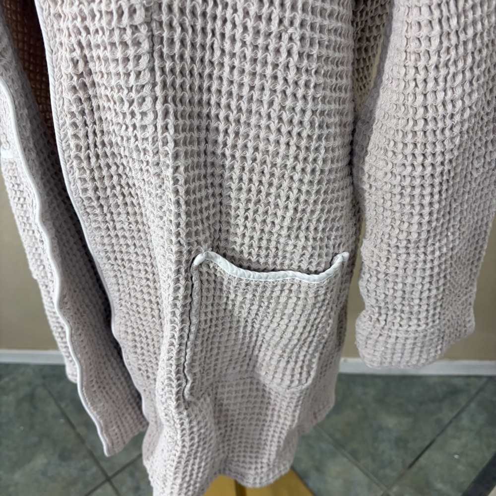 BOLL & BRANCH ORGANIC COTTON WAFFLE BATH ROBE Tan  Women’s Sz M Cozy Comfy Read! - Picture 2 of 8